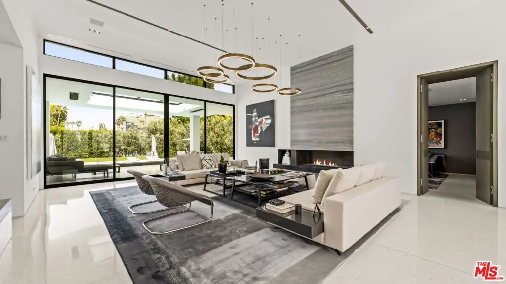 16032 VALLEY VISTA Boulevard, Encino, CA — listing photo 1