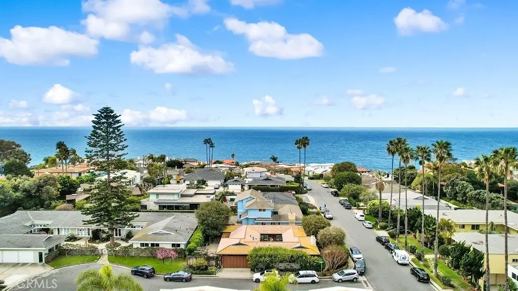 Condominium for rent at 1594 Via Capri 1, Laguna Beach, CA featuring 2 beds and 2 baths