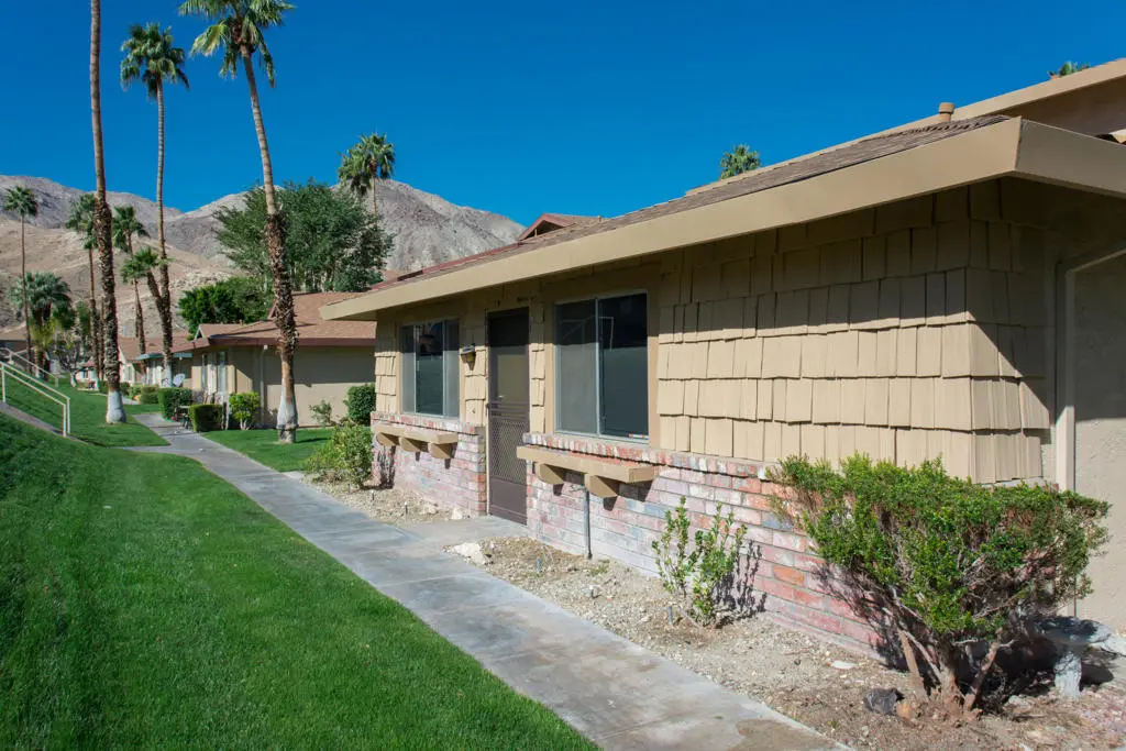 Residential Lease for rent at 72714 Willow Street 1, Palm Desert, Riverside County, CA featuring 2 beds and 1 bath