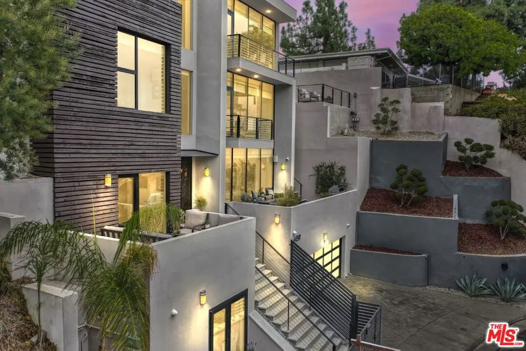 Residential Lease for rent at 6459 Rodgerton Drive, Los Angeles, Los Angeles County, CA featuring 4 beds and 6 baths