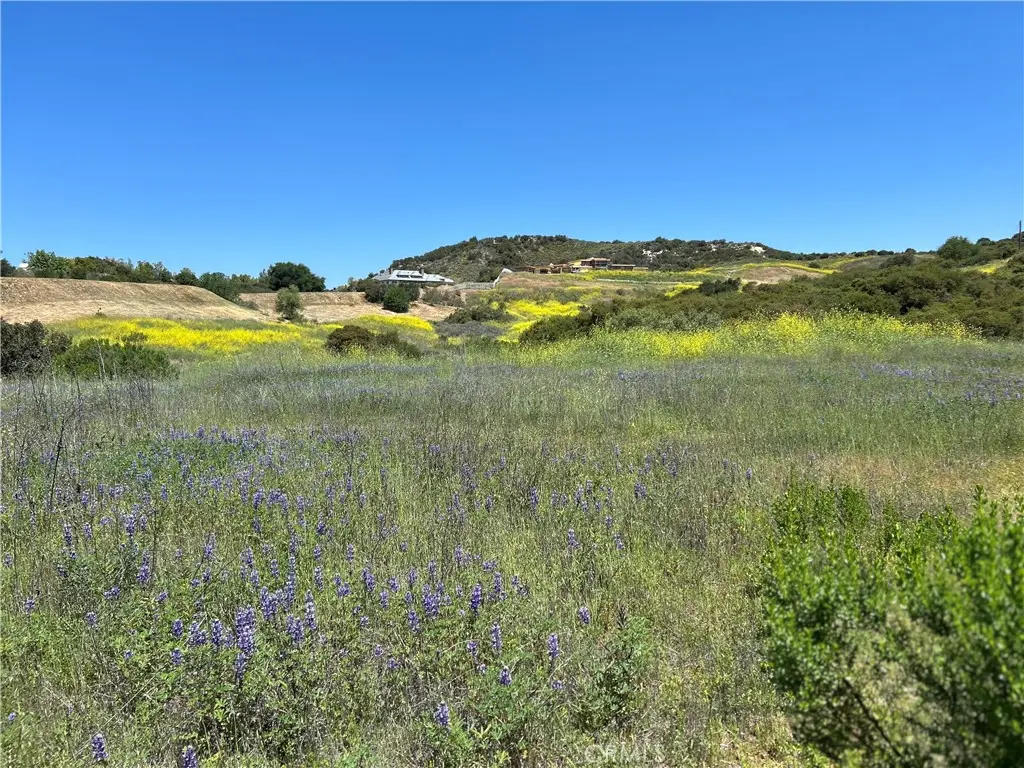 24201 Mulholland Highway, Calabasas, CA — listing photo 1