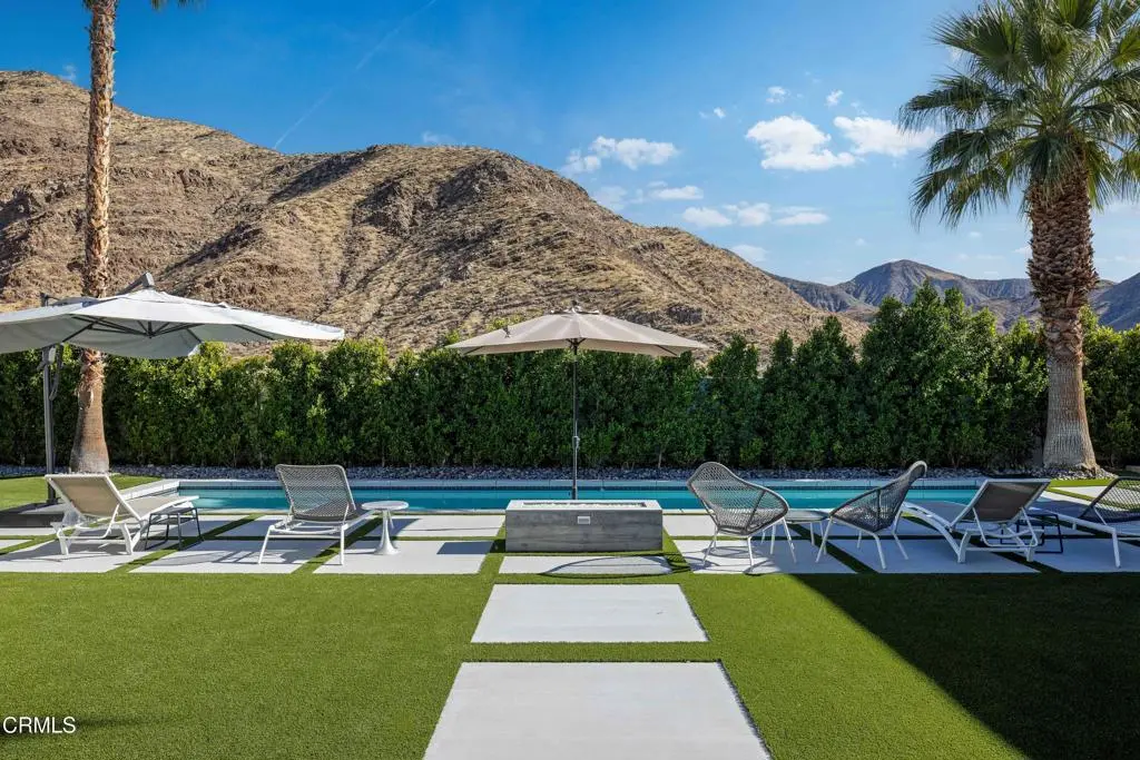 Residential Lease for rent at 3076 Arroyo Seco, Palm Springs, Riverside County, CA featuring 5 beds and 5 baths
