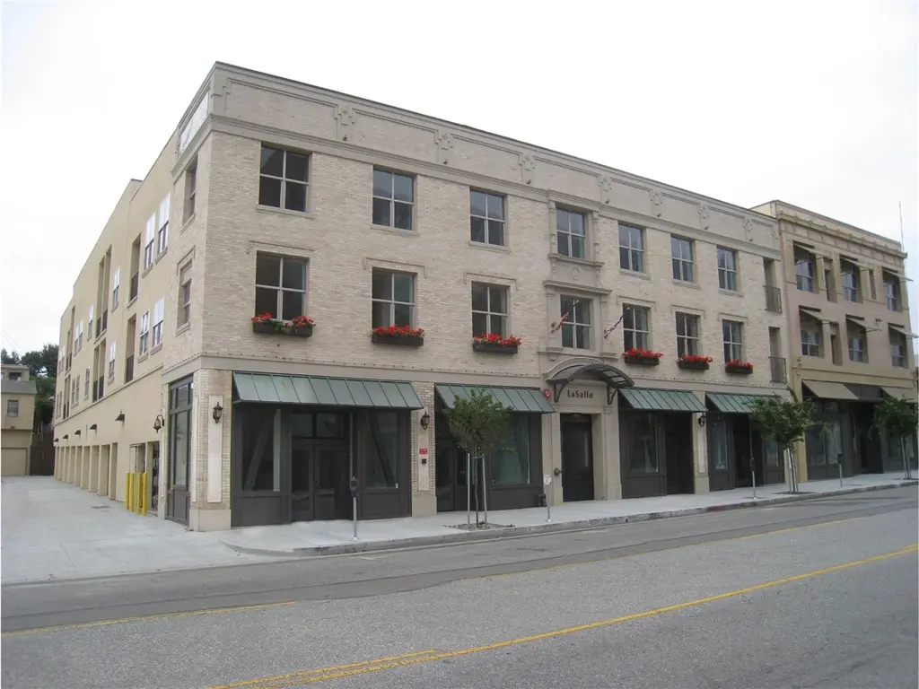255 W 7th Street 20, San Pedro, CA — listing photo 1