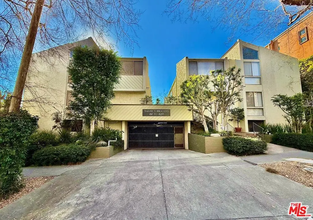 Residential Lease for rent at 1825 Thayer Avenue, Los Angeles, Los Angeles County, CA featuring 4 beds and 4 baths