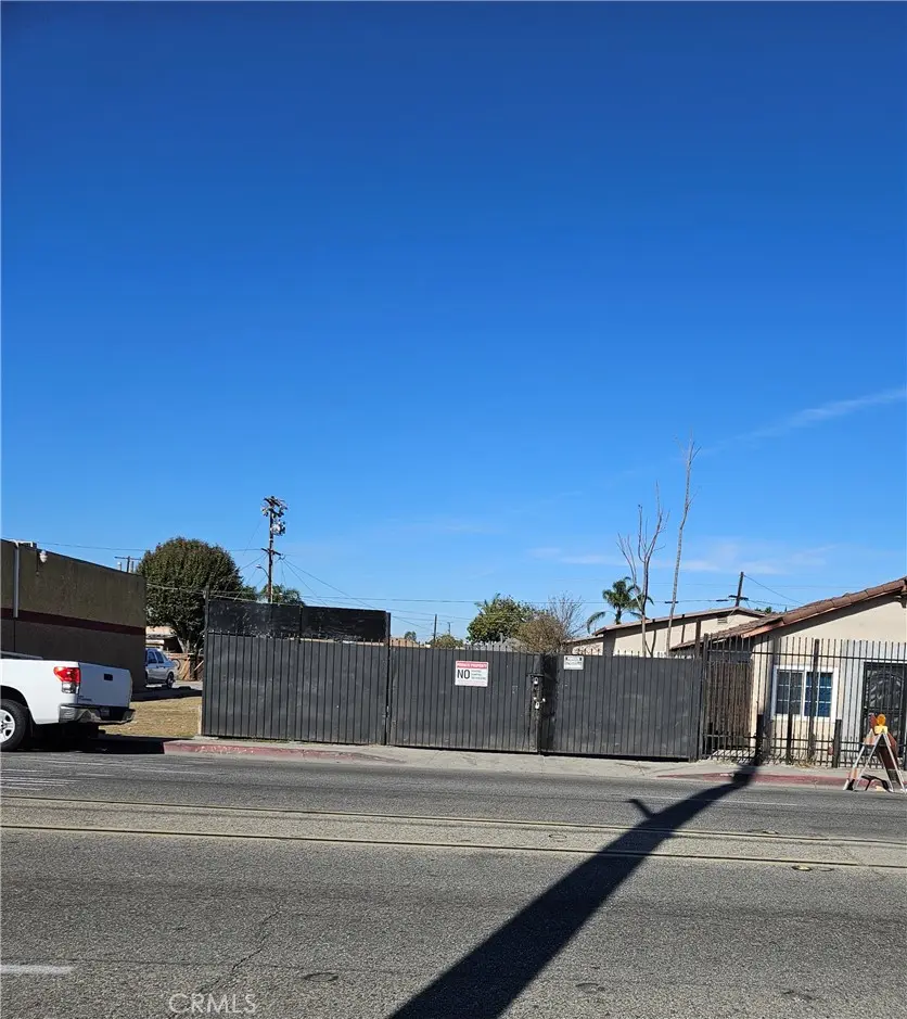 653 W Compton Boulevard, Compton, CA — listing photo 1