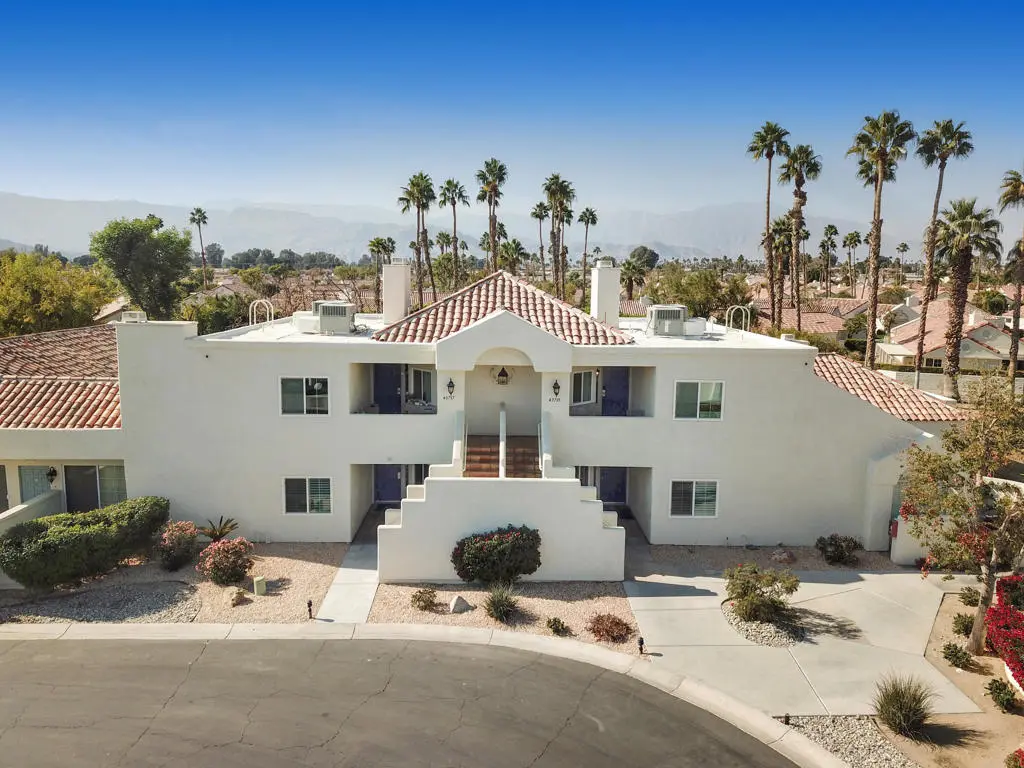 Residential Lease for rent at 43735 Avenida Alicante, Palm Desert, Riverside County, CA featuring 2 beds and 2 baths