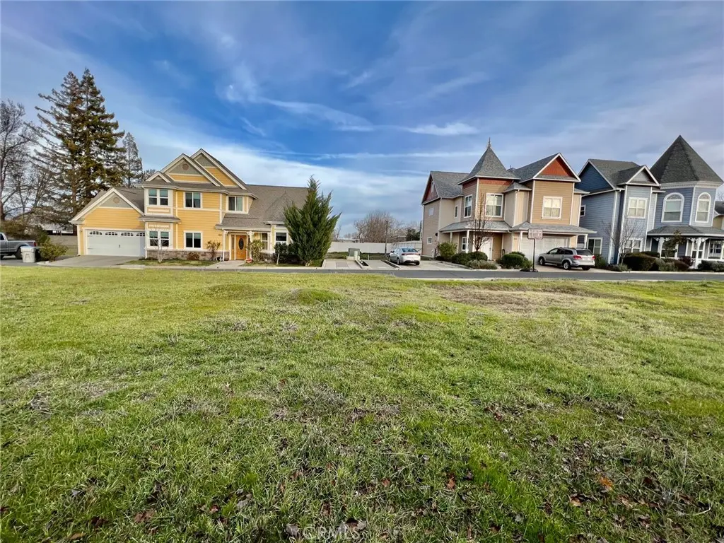 2021 Hampton, Lakeport, CA — listing photo 1