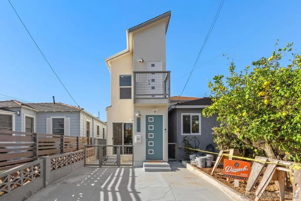 Single Family Residence for rent at 3043 Oliphant St, San Diego, CA featuring 2 beds and 3 baths