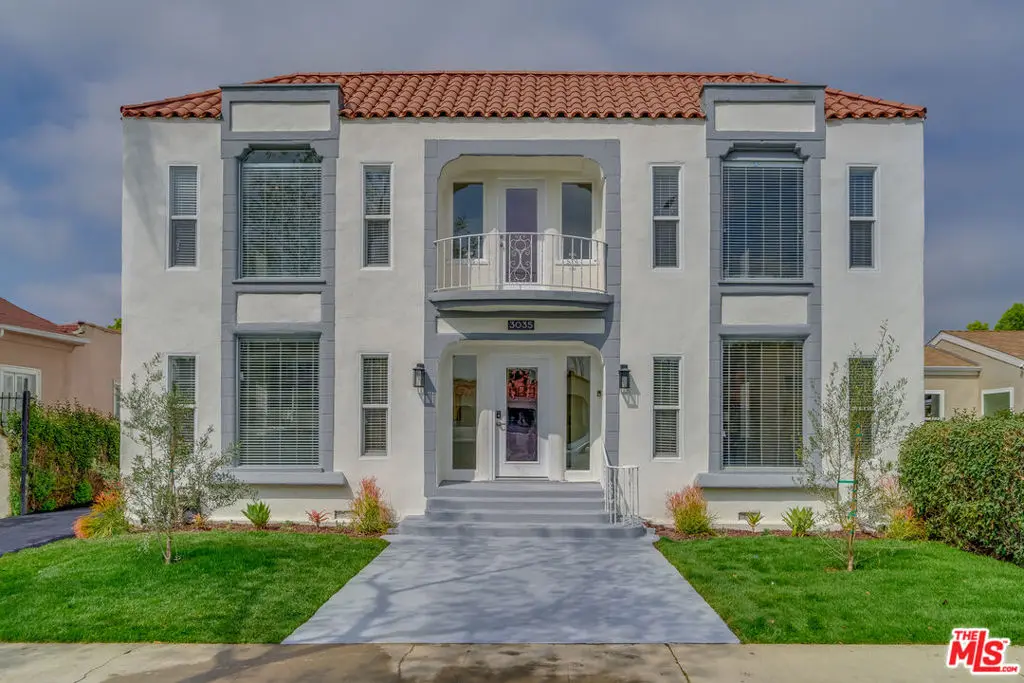 Residential Lease for rent at 3035 West Boulevard 201, Los Angeles, Los Angeles County, CA featuring 2 beds and 1 bath
