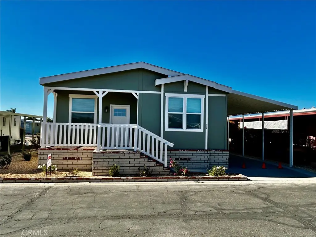 Manufactured In Park for sale at 2205 W Acacia Ave 93, Hemet, CA featuring 3 beds and 2 baths