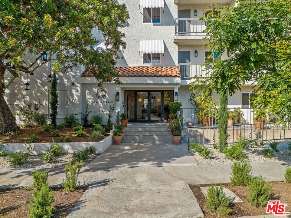 Residential Lease for rent at 2501 S Westview Street 103, Los Angeles, Los Angeles County, CA featuring 3 beds and 2 baths