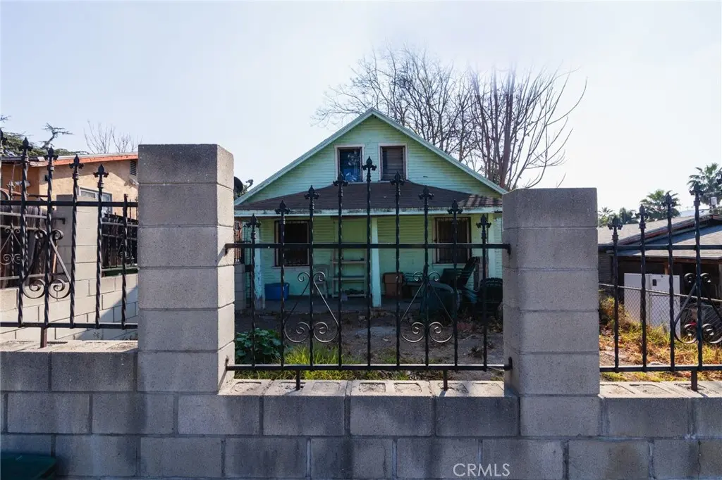 Single Family Residence for sale at 2908 Future Street, Los Angeles, CA featuring 2 beds and 2 baths