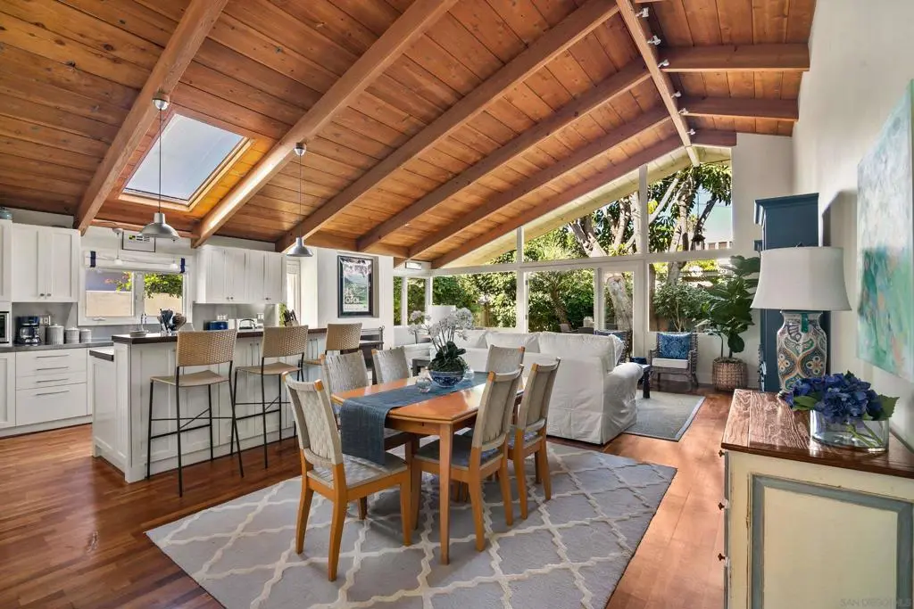 Single Family Residence for rent at 2122 Paseo Dorado, La Jolla, CA featuring 2 beds and 2 baths