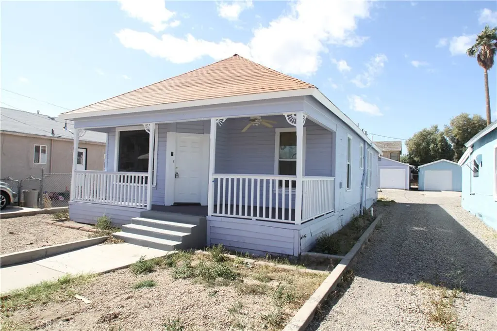 Single Family Residence for rent at 412 D Street, Needles, CA featuring 2 beds and 1 bath