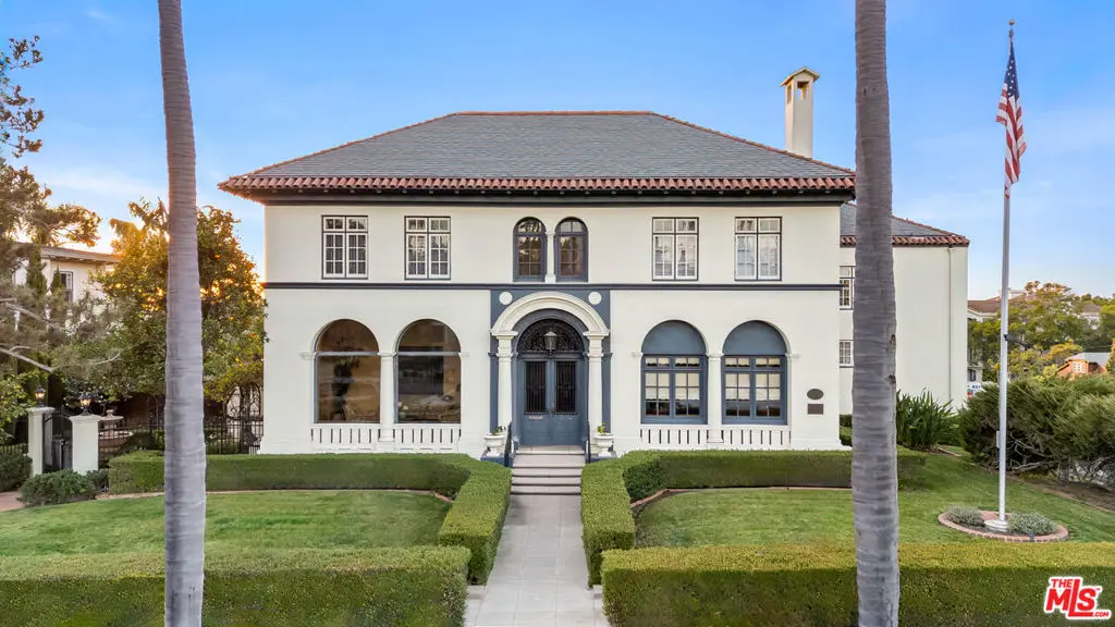 Single Family Residence for rent at 3162 2nd Avenue, San Diego, CA featuring 7 beds and 5 baths