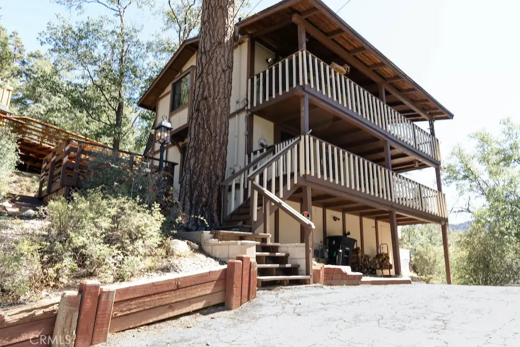 961 Villa Grove Avenue, Big Bear, CA — listing photo 1