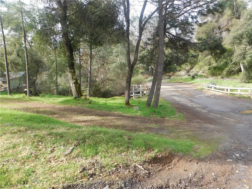 5560 Hale Avenue, Clearlake, CA — listing photo 1