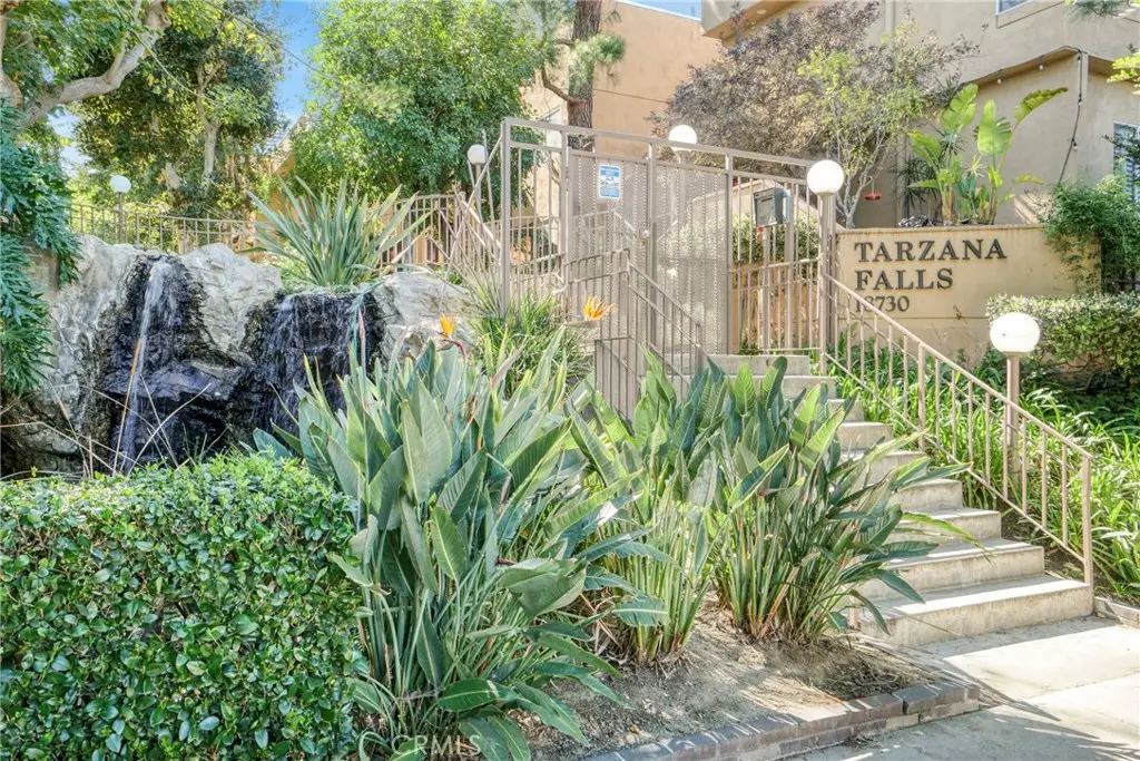 18730 Hatteras Street 49, Tarzana, CA — listing photo 1