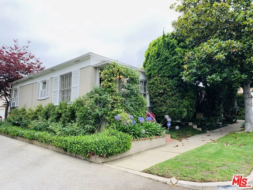 Residential Lease for rent at 1309 Warnall Avenue, Los Angeles, Los Angeles County, CA featuring 2 beds and 1 bath