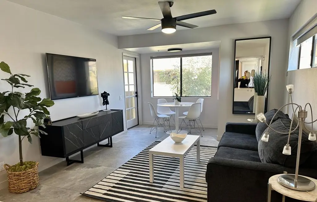 Residential Lease for rent at 222 N Calle El Segundo 522, Palm Springs, Riverside County, CA featuring 1 bed and 1 bath
