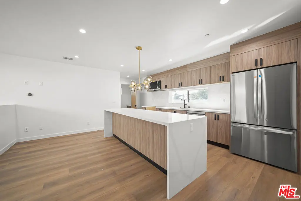 Residential Lease for rent at 819 N Mccadden Place 1/2, Los Angeles, Los Angeles County, CA featuring 2 beds and 3 baths
