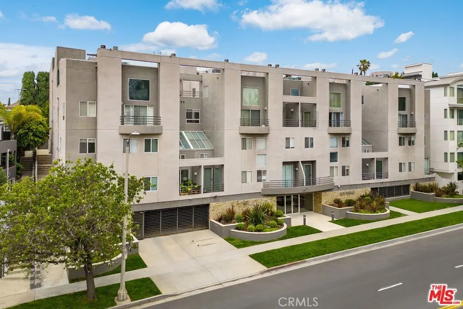 Residential Lease for rent at 1617 S Beverly Glen Boulevard 303, Los Angeles, Los Angeles County, CA featuring 2 beds and 3 baths