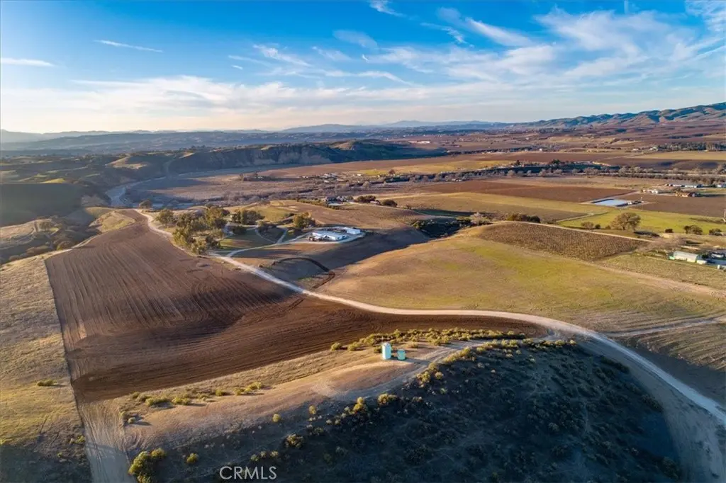 7201 Airport Road, Paso Robles, CA — listing photo 1