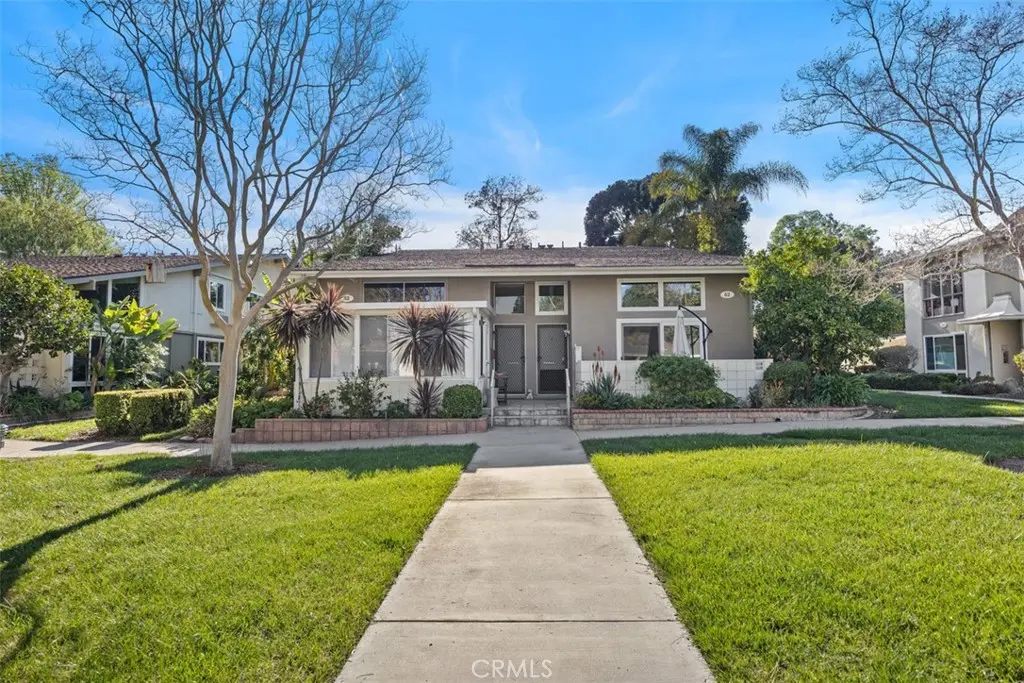 62 B Calle Cadiz, Laguna Woods, CA — listing photo 1
