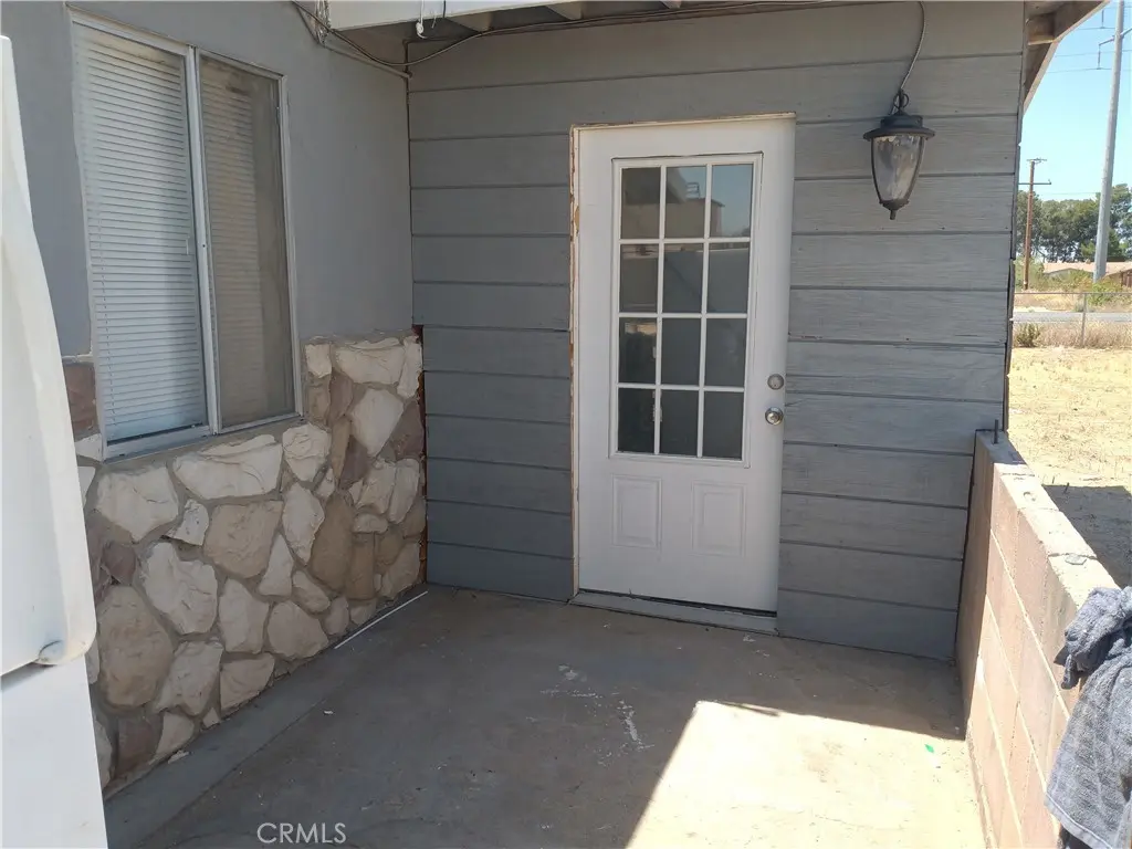 20515 20525 US Highway 395, Adelanto, CA — listing photo 1