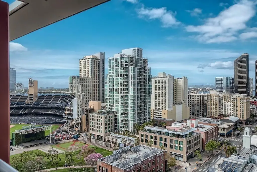 Single Family Residence for rent at 427 9Th Ave 1403, San Diego, CA featuring 1 bed and 1 bath