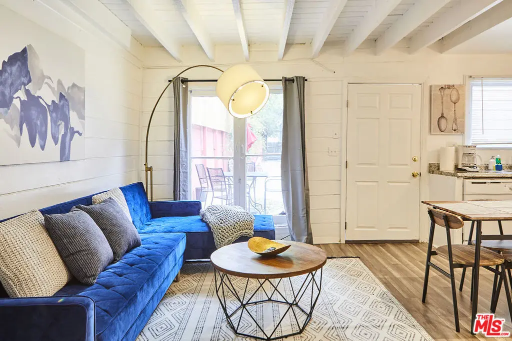 Residential Lease for rent at 6026 1/2 BARTON Avenue, Los Angeles, Los Angeles County, CA featuring 1 bed and 1 bath