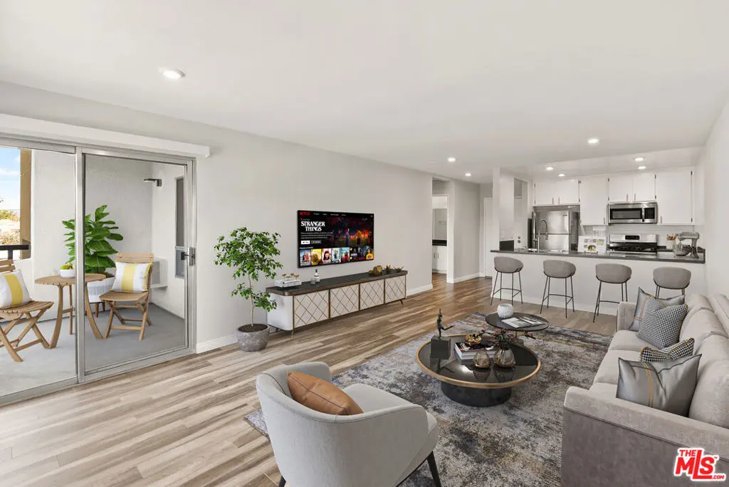 Residential Lease for rent at 16550 Vanowen Street 311, Los Angeles, Los Angeles County, CA featuring 1 bed and 1 bath