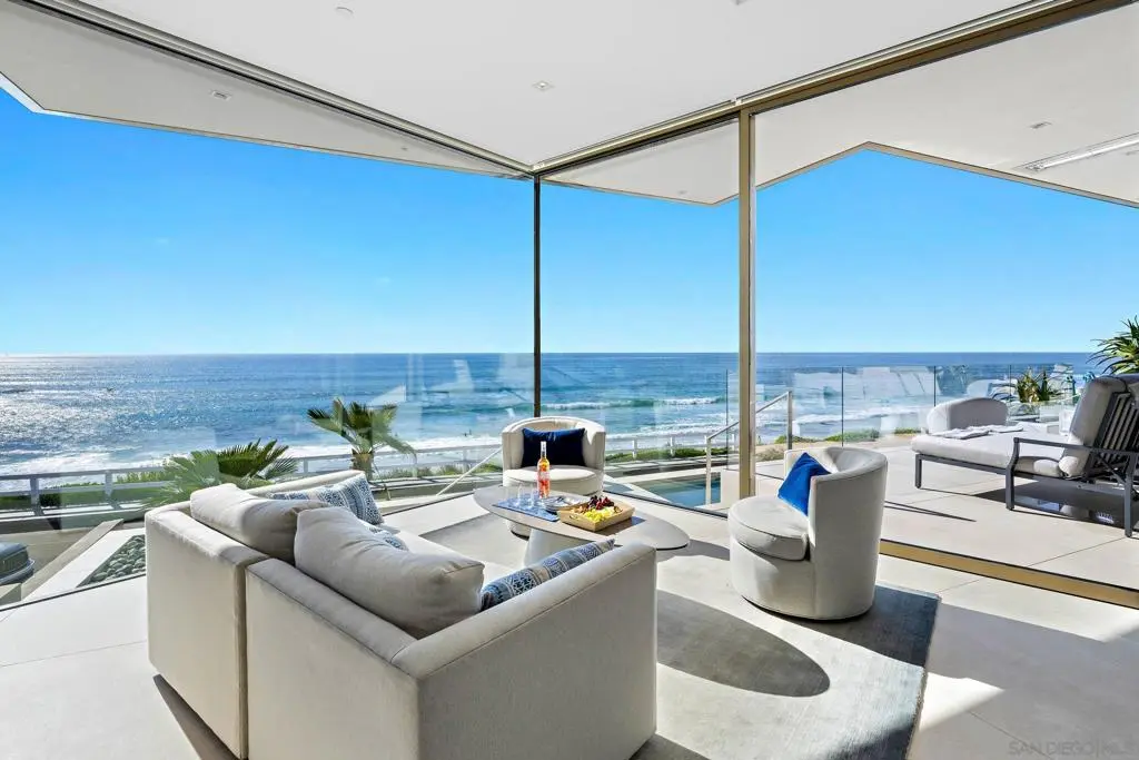 Single Family Residence for rent at 6515 Neptune Pl, La Jolla, CA featuring 4 beds and 6 baths