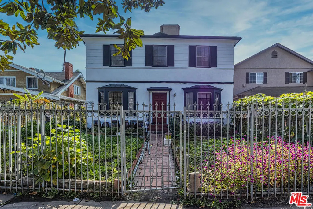 Residential Income for sale at 1746 Crenshaw Boulevard, Los Angeles, CA featuring 6 beds and 4 baths