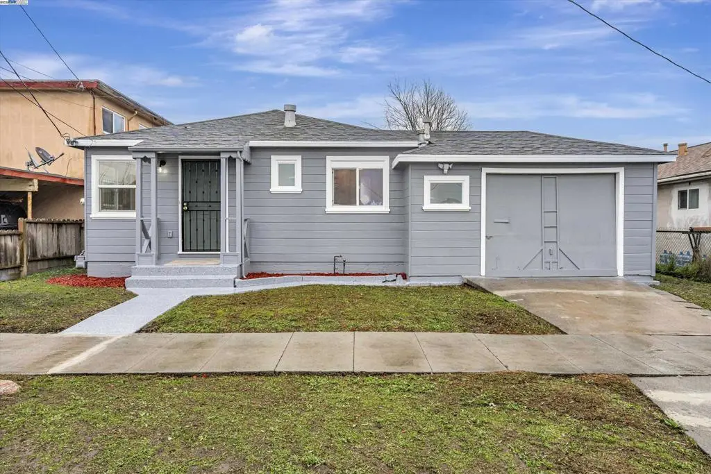 Single Family Residence for sale at 134 S 41St St, Richmond, CA featuring 3 beds and 2 baths