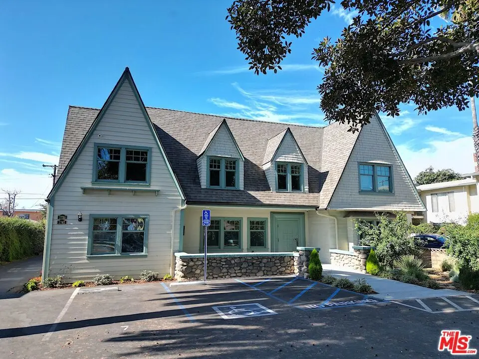 Residential Lease for rent at 2739 S Budlong Avenue, Los Angeles, Los Angeles County, CA featuring 11 beds and 9 baths