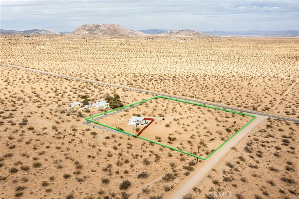 877 Phillips Road, Landers, CA — listing photo 1