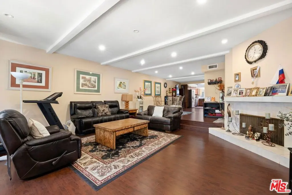 17832 Margate Street, Encino, CA — listing photo 1