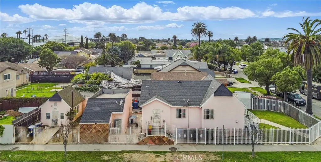 Triplex for sale at 7705 S Vermont Avenue, Los Angeles, CA