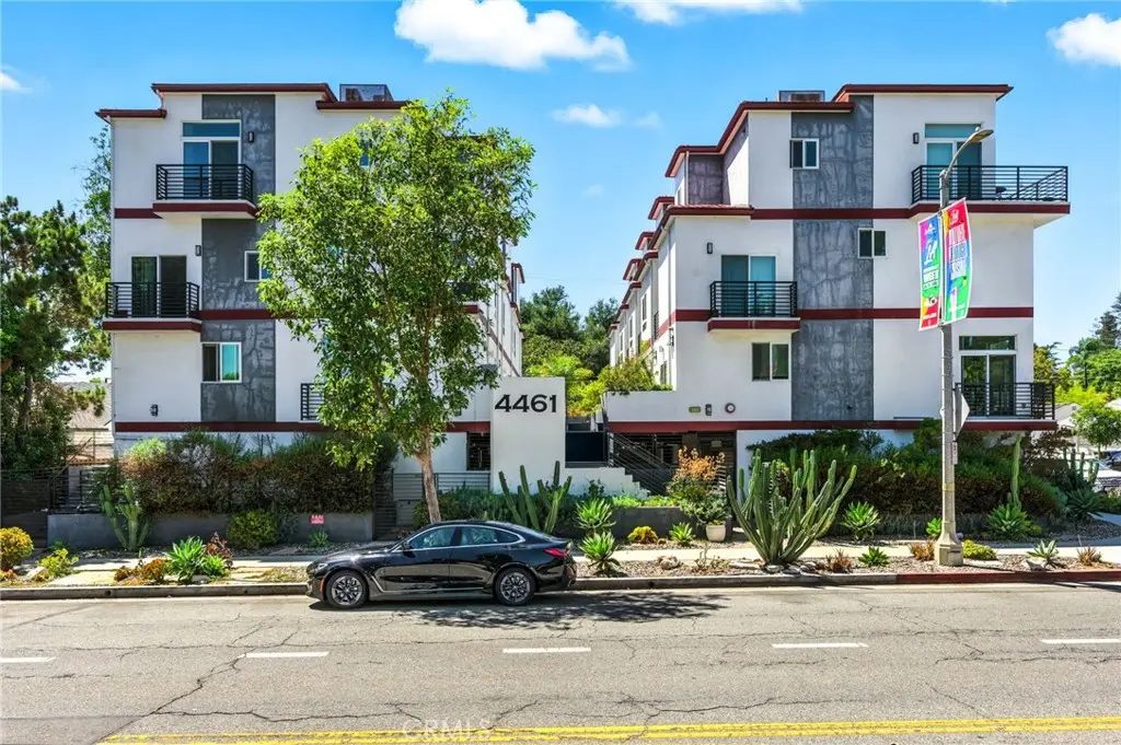 4461 Tujunga Avenue 102, Studio City, CA — listing photo 1