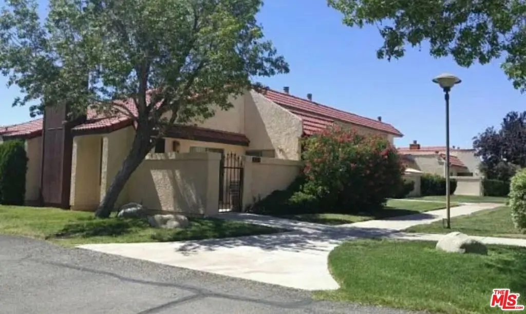 Condominium for sale at 2114 El Domingo Circle 8, Lancaster, CA featuring 2 beds and 1 bath