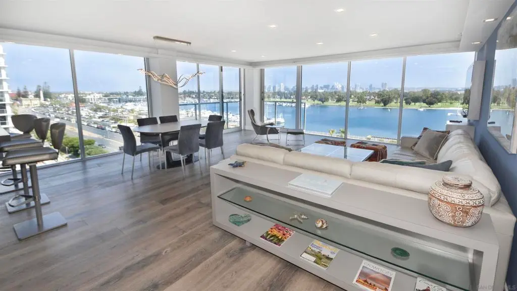 Single Family Residence for rent at 1810 Avenida del Mundo 704, Coronado, CA featuring 2 beds and 2 baths