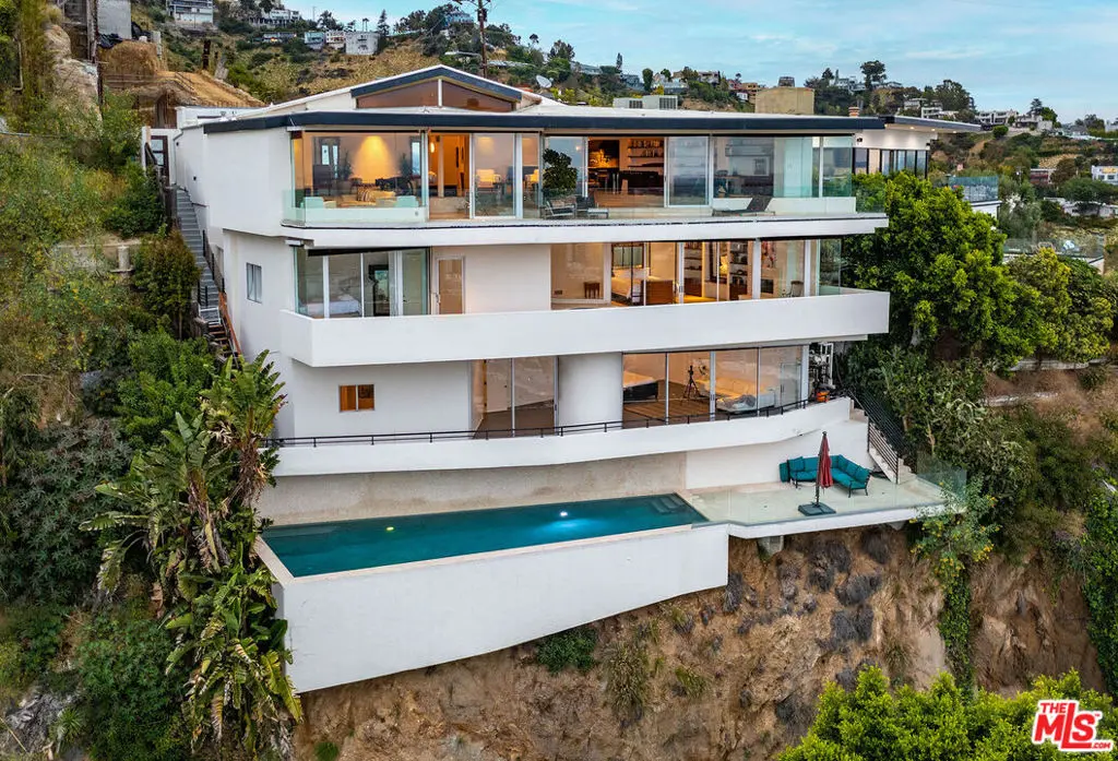 Residential Lease for rent at 8690 Franklin Avenue, West Hollywood, Los Angeles County, CA featuring 4 beds and 4 baths