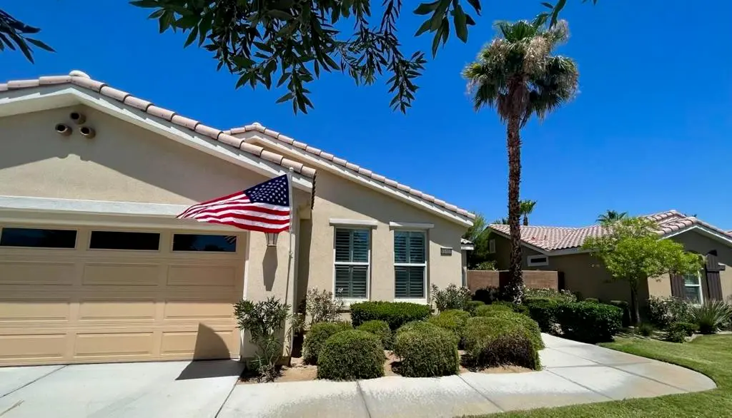 Residential Lease for rent at 81407 Golden Poppy Way, La Quinta, Riverside County, CA featuring 2 beds and 2 baths