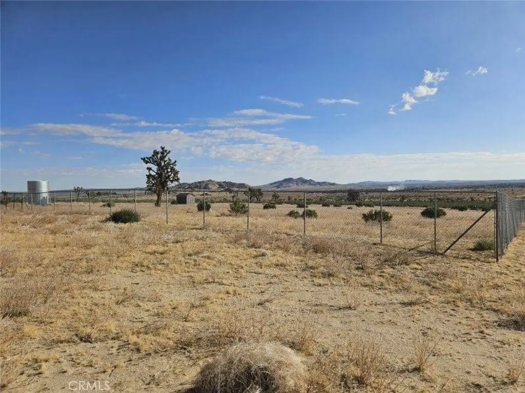 137 E Avenue N6, Palmdale, CA — listing photo 1