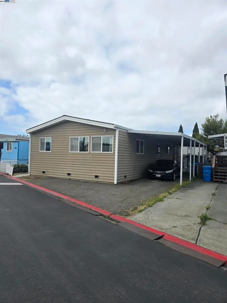 Manufactured Home for sale at , Union City, CA featuring 3 beds and 2 baths