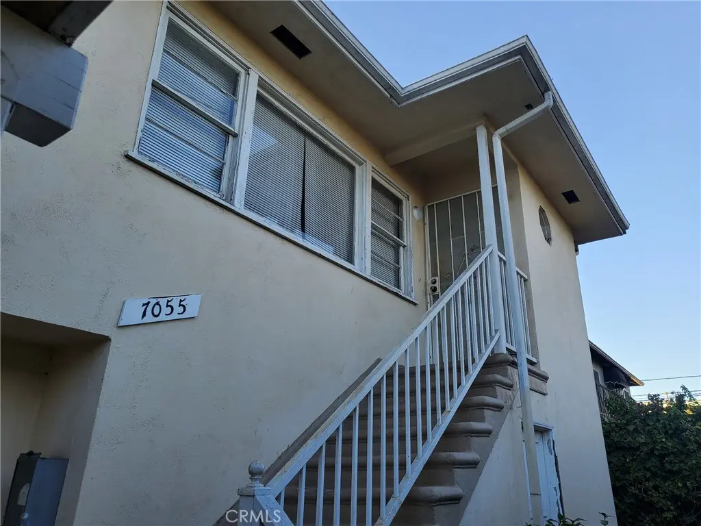 7055 S La Cienega Boulevard, Westchester, CA — listing photo 1