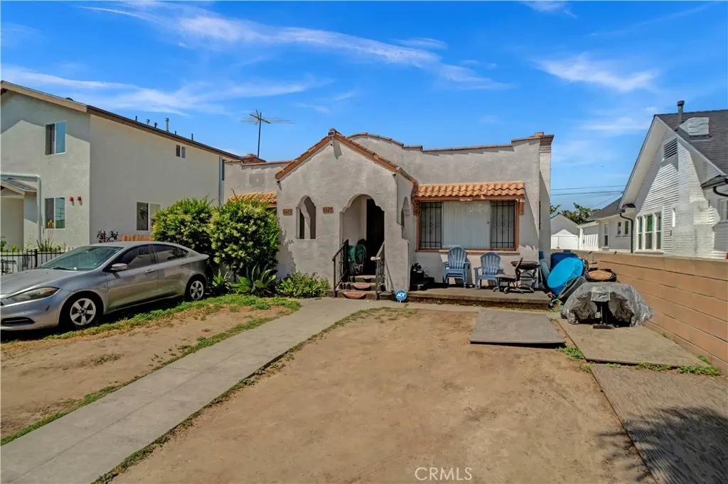 Duplex for sale at 4227 Walton Avenue, Los Angeles, CA