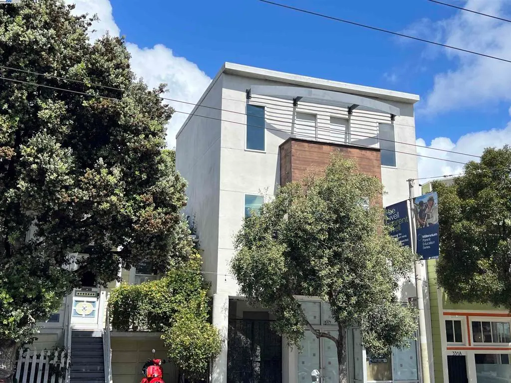 Townhouse for rent at 317 Cortland Ave, San Francisco, CA featuring 2 beds and 2 baths