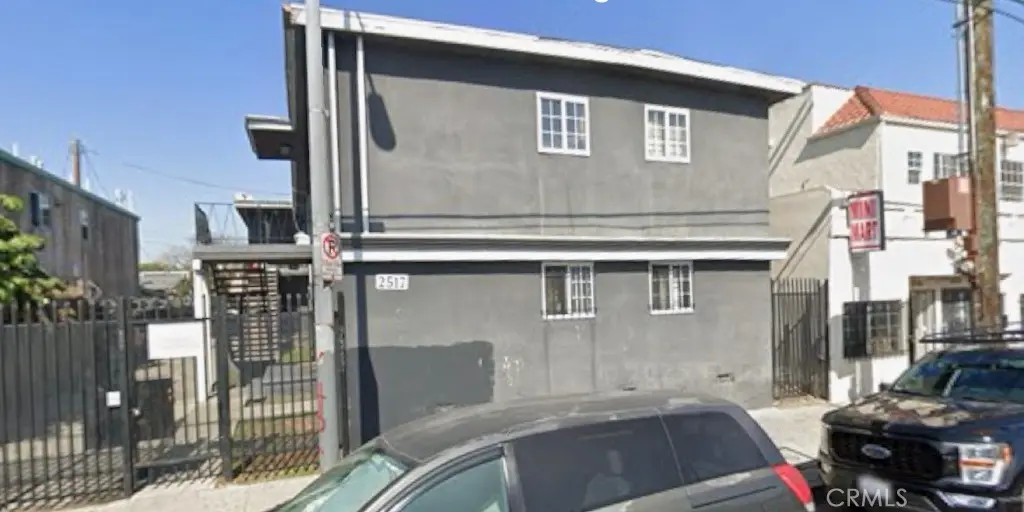 Residential Lease for rent at 2517 W 54th Street, Los Angeles, Los Angeles County, CA featuring 1 bed and 1 bath